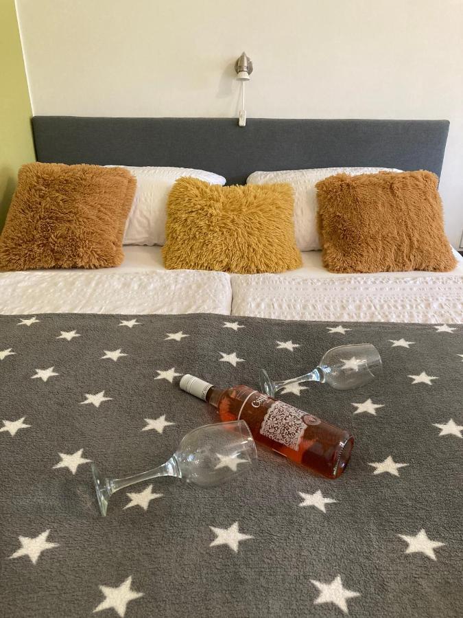 Like Apartman Eger Buitenkant foto